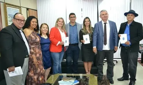 Ivana Bastos e grupo da Chapada Diamantina se reúnem com presidente da Alba