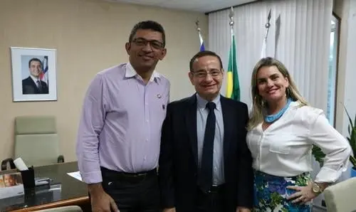 Ivana Bastos e prefeito de Iuiu reivindicam mais acesso à água na SIHS