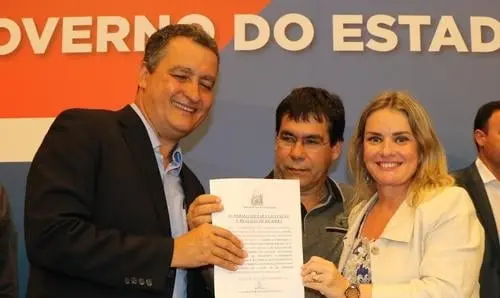 Ivana Bastos e prefeito garantem mais acesso à água para Riacho de Santana
