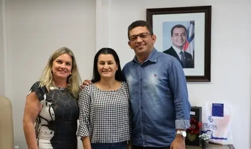 Ivana e prefeito de Iuiu ajustam detalhes de projeto de pavimentação na Sedur