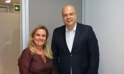 Ivana e novo diretor da Bamin discutem sobre próxima visita dos chineses à Bahia