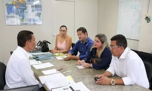 Ivana acompanha finalização de pedido de iluminação para Sebastião Laranjeiras