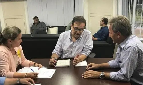 Demandas para a educação de Dom Basílio são debatidas com Pinheiro