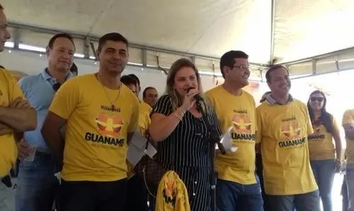 Ivana assegura reconstrução do asfalto para Morrinhos