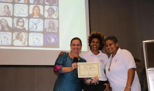 Ivana Bastos recebe homenagem do Projeto Social 1+1 é Sempre + que 2