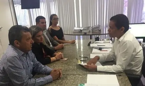 Ivana Bastos cobra energia elétrica para comunidades de Palmas de Monte Alto