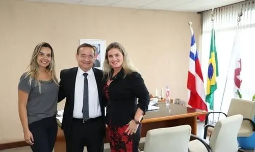 Ivana e Vanessa cobram regularização do fornecimento água em distrito de Lençóis
