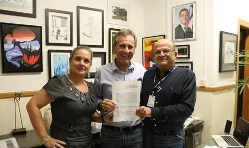 Assinado convênio para a construção da Praça São João em Dom Basílio