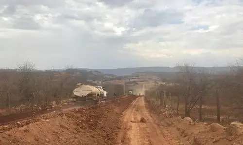 Pavimentação de acesso em Riacho é um sonho que vira realidade, afirma Ivana 