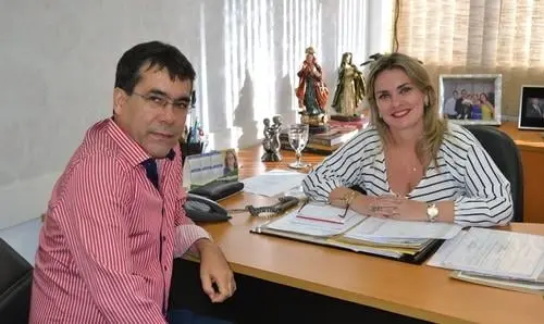 Ivana indica a ministro construção de adutora para abastecer Riacho de Santana