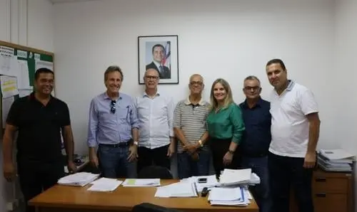 Ivana e comitiva de Dom Basílio se reúnem na CERB