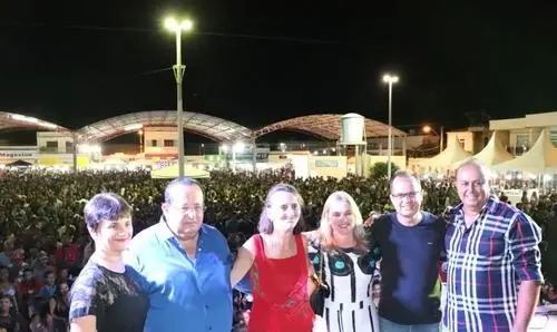 Ivana Bastos participa de festejos de aniversário de Tanque Novo
