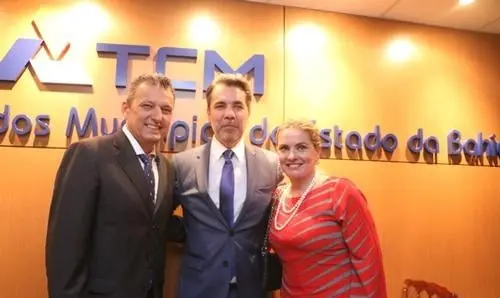 Deputada Ivana Bastos prestigia posse de novo presidente do TCM 