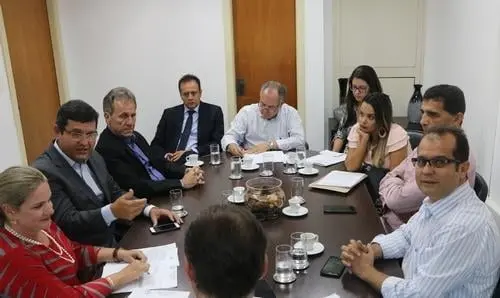 Ivana e prefeitos buscam investimentos para a educação