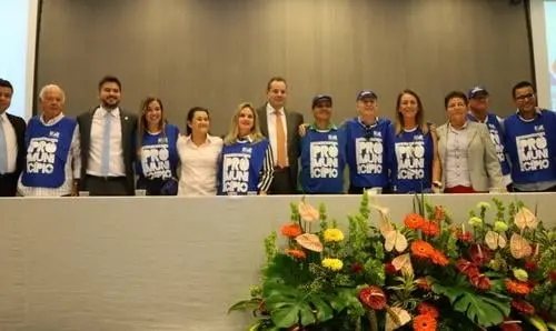 Ivana afirma que é a favor da unificação das eleições durante Marcha 