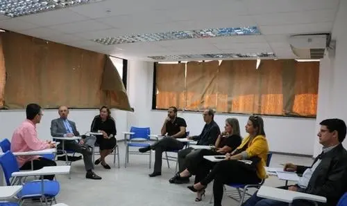 Ivana participa de discussão para implantar curso de residência médica no HRG