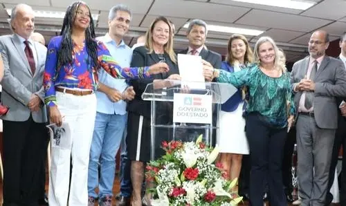 Ivana Bastos participa de lançamento de projeto que homenageará Anísio Teixeira