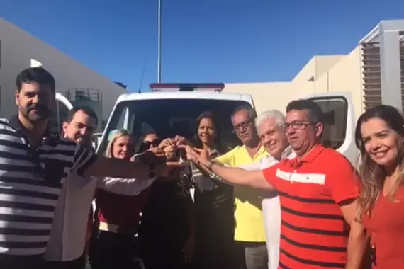 Ivana leva ambulância 0 km para Hospital Regional da Chapada Diamantina