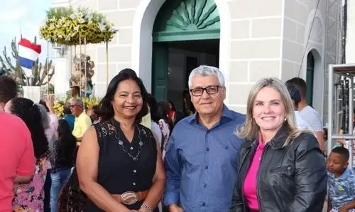 Ivana Bastos participa do encerramento da Festa de Sant’Ana em Caetité