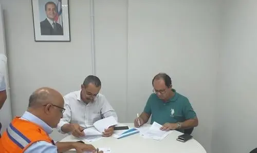 Assinados convênios para disponibilização de carros-pipa para os municípios 