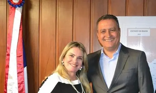 Ivana parabeniza Rui pelo índice superior a 80% de aprovação pelos baianos