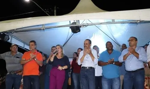  Ivana e Manoel Rubens entregam obras de infraestrutura e serviços à população 