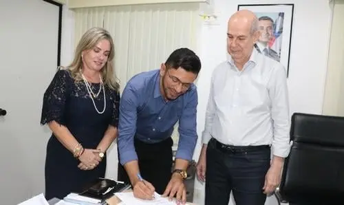 Ivana Bastos garante ampliação do sistema de abastecimento de água em Iuiu 
