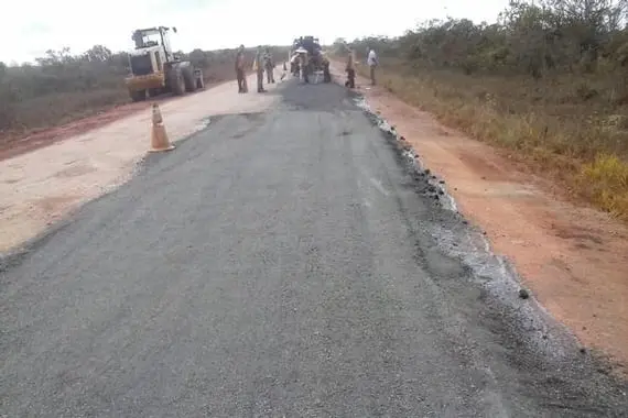 Após pedido de Ivana, obra de melhoria na estrada de Mucugê é iniciada