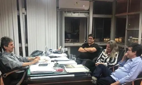  Ivana Bastos solicita material para pavimentação em Riacho de Santana 