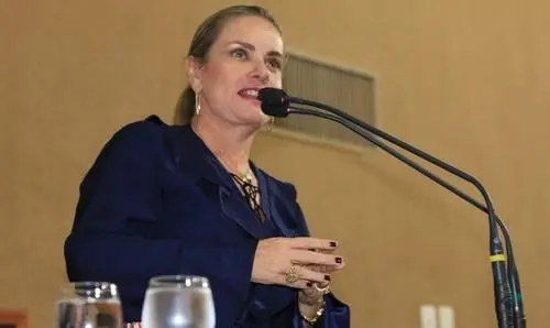 Ivana apresenta projeto para legalizar o transporte alternativo