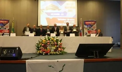 Ivana Bastos participa da abertura do 43º encontro da Fenale 