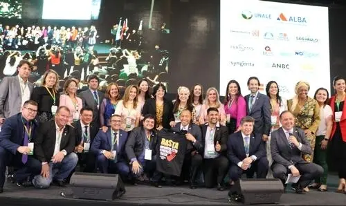Protocolo de ideias é entregue ao governo federal no 2º dia da CNLE