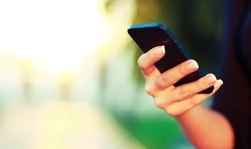 Ivana parabeniza Rui por anunciar implantação de sinal de celular em comunidades