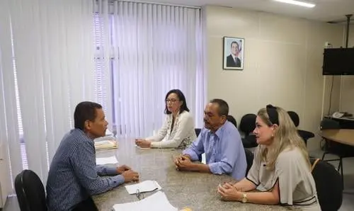 Palmas de Monte Alto: Ivana e prefeito pedem celeridade em obras de iluminação