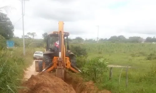  Ivana e prefeito garantem realização de obras para levar água em Rio do Antônio