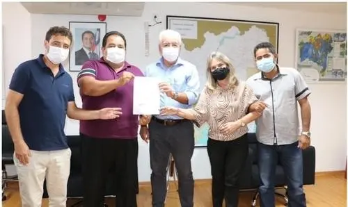 Prefeito de Botuporã e Ivana levam demandas à Supec, Seinfra e Embasa