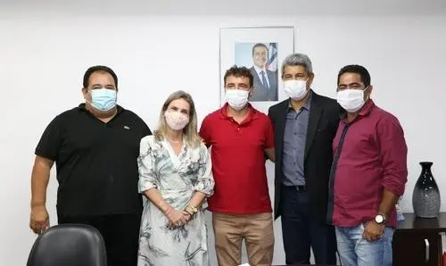  Investimentos para colégio em Botuporã são solicitados por deputada e prefeito