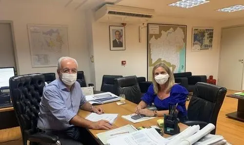Ivana Bastos acompanha pedidos na Secretaria de Infraestrutura