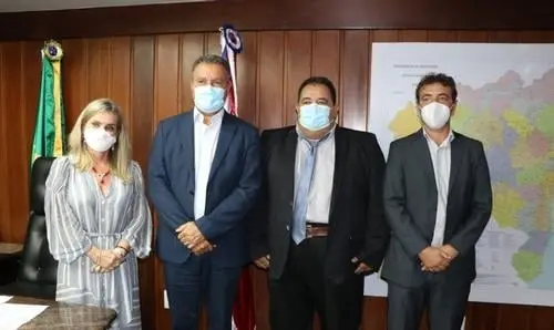 Deputada e prefeito se reúnem com governador em prol de Botuporã