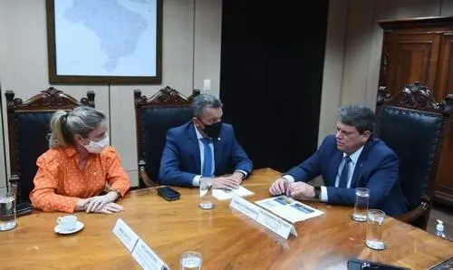 Ministro da Infraestrutura anuncia boas notícias sobre obras na BR 030 e a Fiol