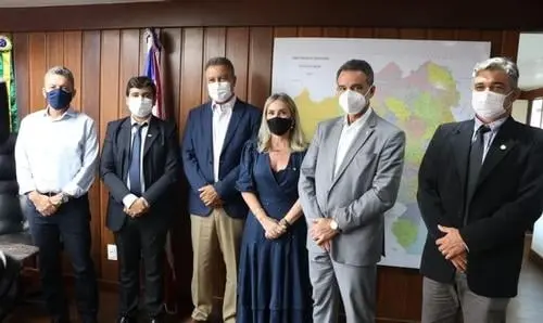 Governador Rui Costa recebe demandas de Urandi