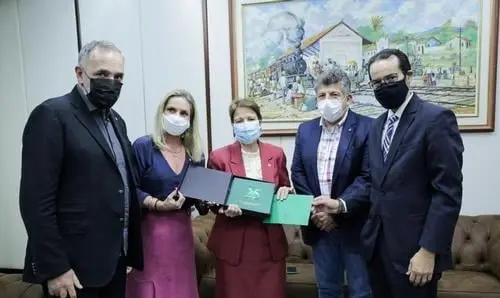Presidente da Unale, deputada Ivana Bastos se reúne com ministra da Agricultura 