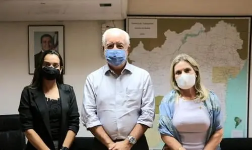Deputada reitera liberação de voos para Lençóis e acompanha pedidos
