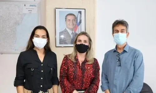 Ivana e Vanessa cobram obras de ciclovia e rotatória para Lençóis 