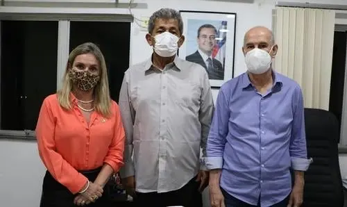 Ivana e Valmir apresentam aos órgãos de governo demandas de Feira da Mata