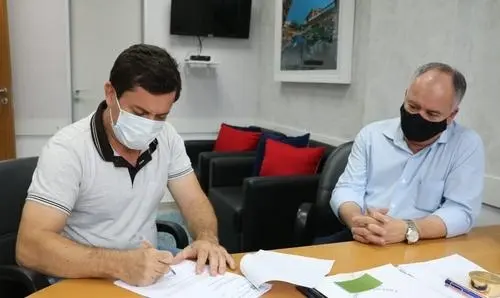 Ivana Bastos viabiliza equipamentos de saúde para Igaporã