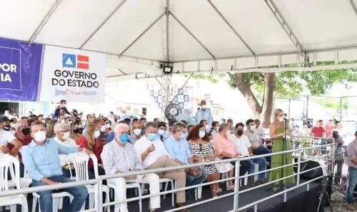 Rui atende pedido de Ivana Bastos para obras em Sebastião Laranjeiras e Urandi
