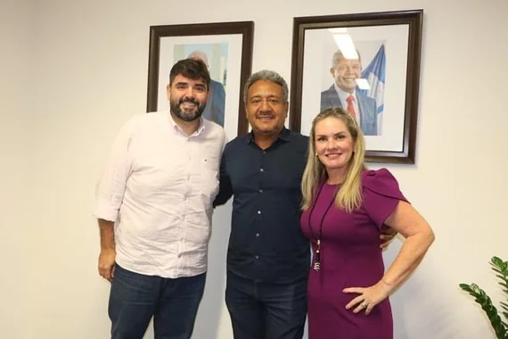  Ivana Bastos e pré-candidato a prefeito de Wagner garantem investimentos para o município