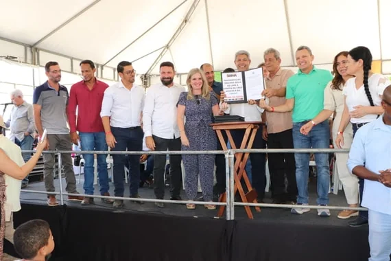 Ivana Bastos, Jerônimo Rodrigues e prefeitos entregam obras em Feira da Mata, Botuporã e Lagoa Real
