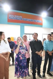 Ivana e Beto de Preto Neto entregam escola em distrito de Malhada de Pedras